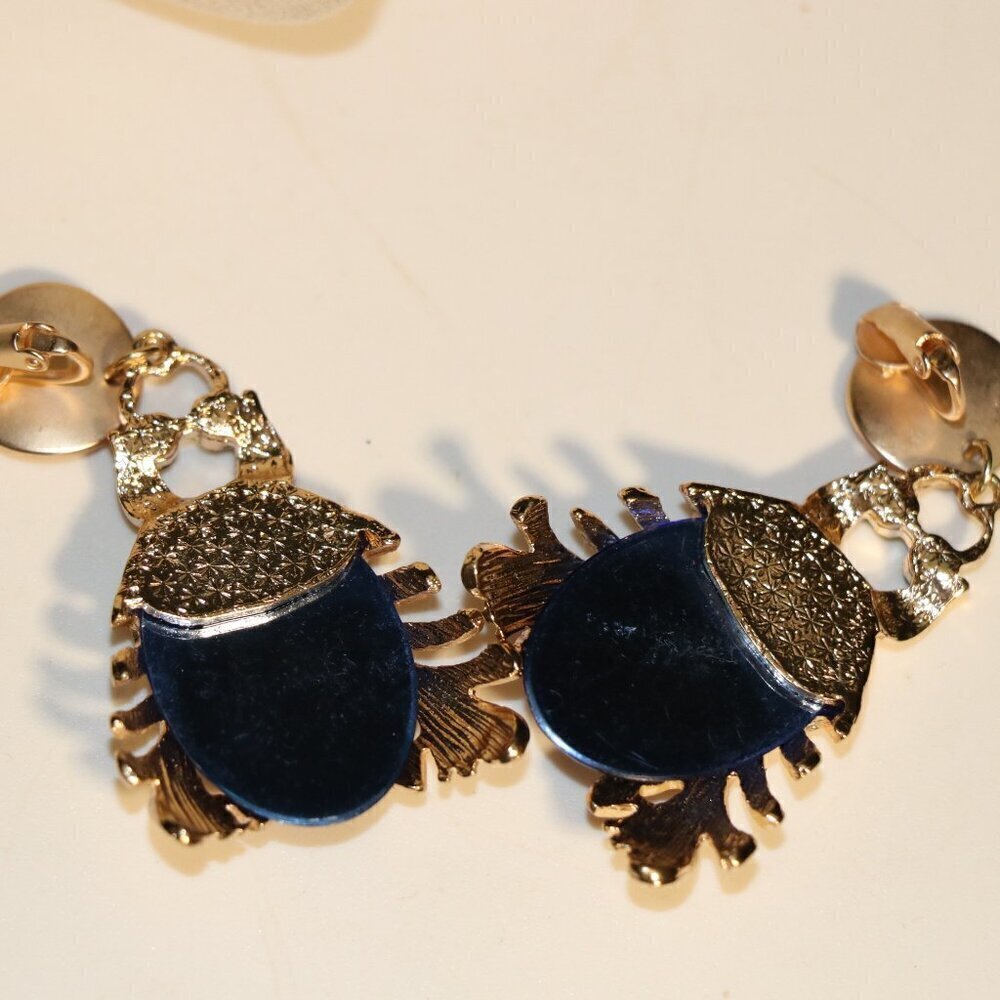 Blue Faceted Gold Tone Leaf Winged Beetle Clip-On Earrings - Picture 5 of 6